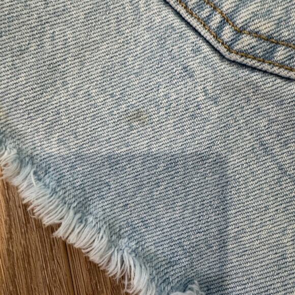 Levi’s 501 Cutoff Denim Shorts Light Wash Size 28 - Picture 4 of 9